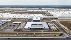 Korea expressing ‘concern and regret’ over detention of workers at Hyundai plant
