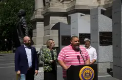 New Spanish and Chinese ‘How Philly Works’ guides aim to break language barriers for voters